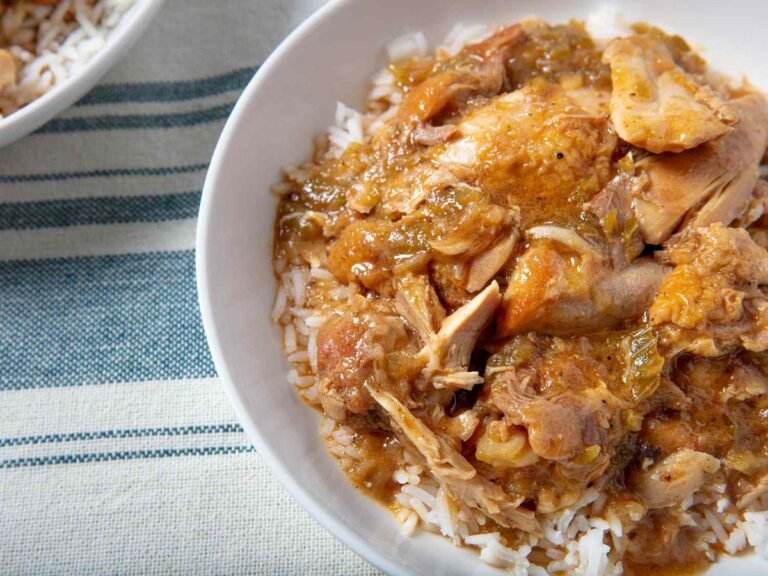 A South Carolina stew in a deeply flavored, light-bodied sauce.