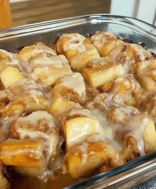 Cinnamon Roll Cake with Vanilla Glaze