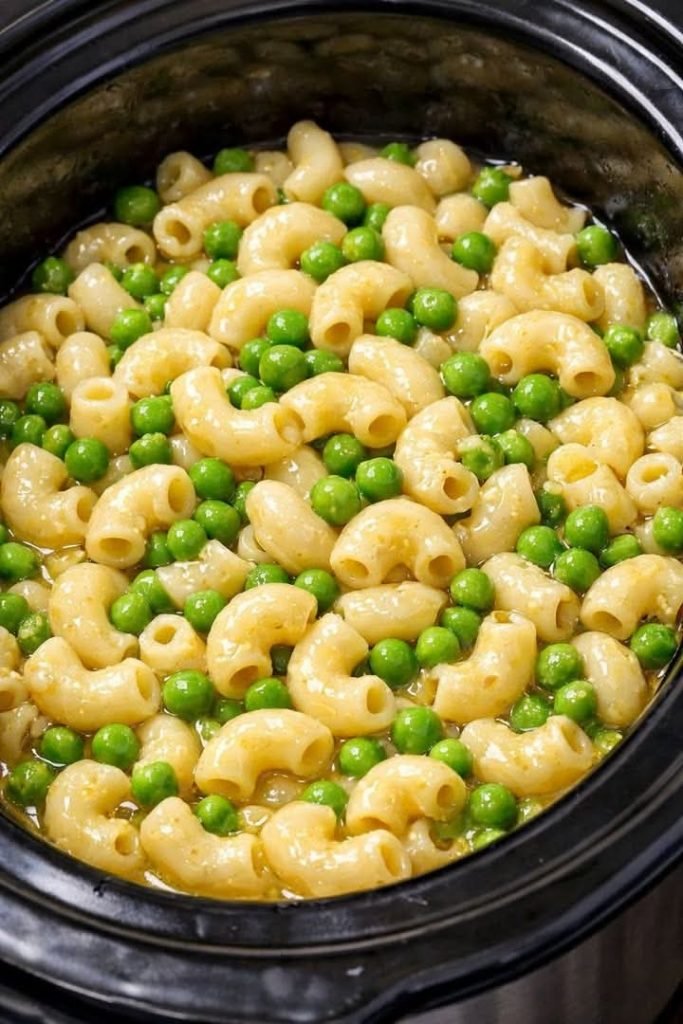  5-Ingredient Slow Cooker Sweet Pea Macaroni